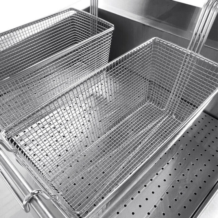 commercial fryer with filtration systems